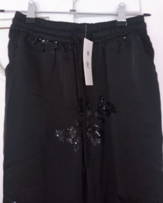 Pantalón negro T.XS con etiqueta