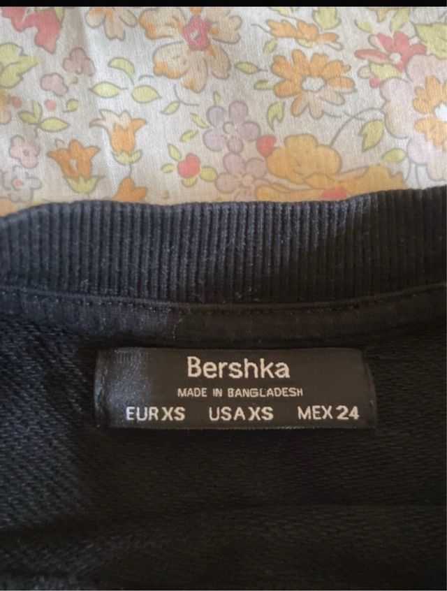 Felpa corta nera Bershka taglia XS