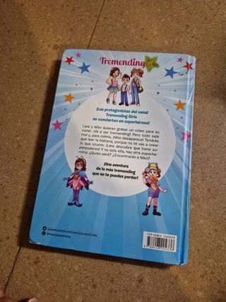 Tremending girls. Wonder Lara y la misteriosa d...