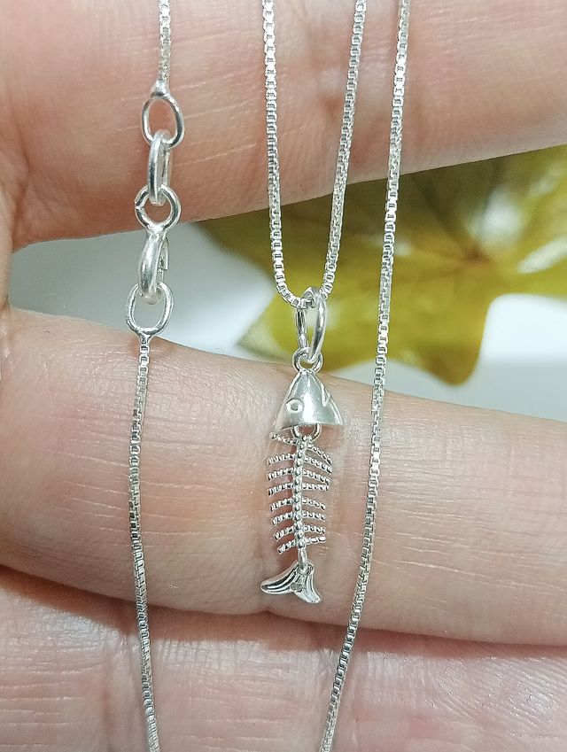 Cadena Plata Ley Mini Raspa de Pez Articulada .