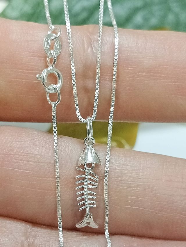 Cadena Plata Ley Mini Raspa de Pez Articulada .