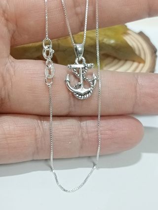 Cadena con ancla de plata de ley