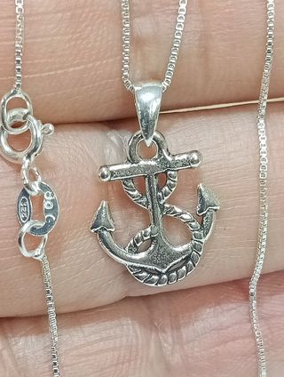 Cadena con ancla de plata de ley