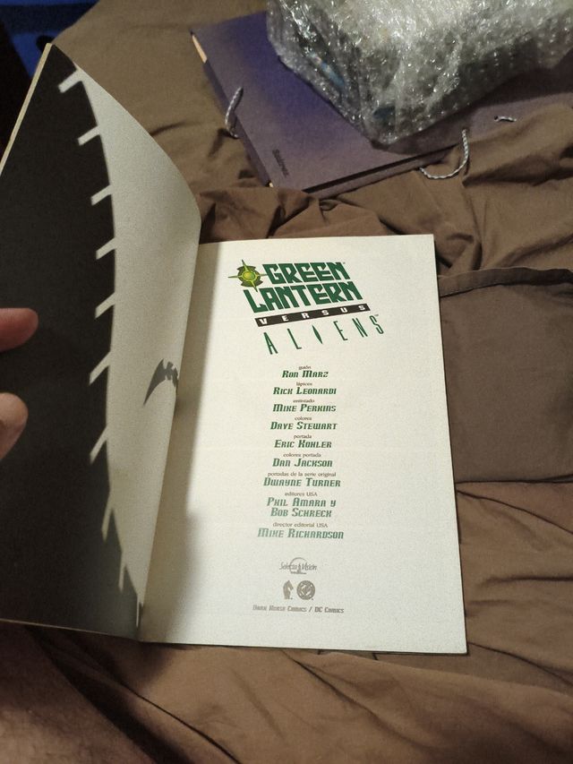 Green Lantern VS Aliens