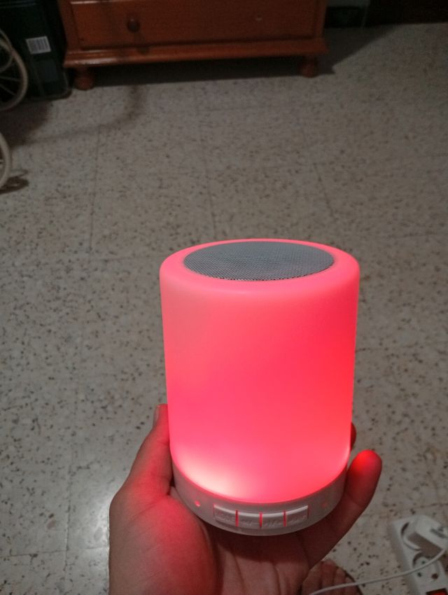 Lámpara LED y Altavoz Bluetooth