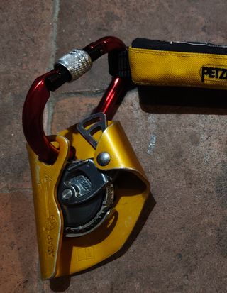 Petzl ASAP anticaduta con antistrappo