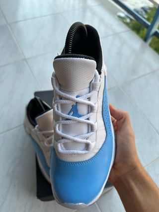 Zapatillas Jordan 11 CMFT Low - 38.5