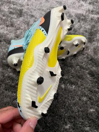 Nike Phantom GT2 Academy DF FG/MG