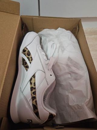 Zapatillas Reebok Mujer Blancas y Doradas