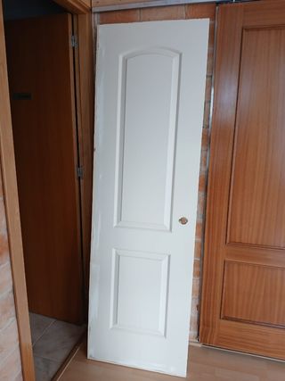 2 PUERTAS BLANCAS