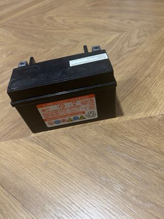 Batería moto YTX7A-BS