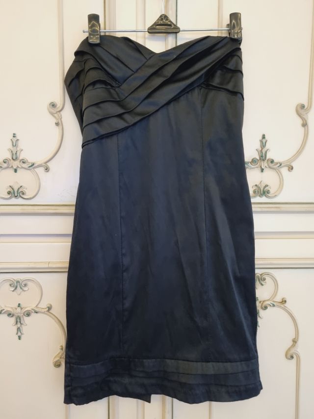 Abito nero, elegante,  elasticizzato.  VINTAGE.