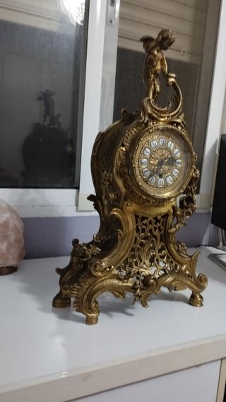 Reloj de sobremesa antiguo de bronce