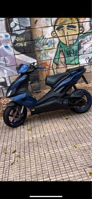 Aprilia SR Factory (cambio por marchas)
