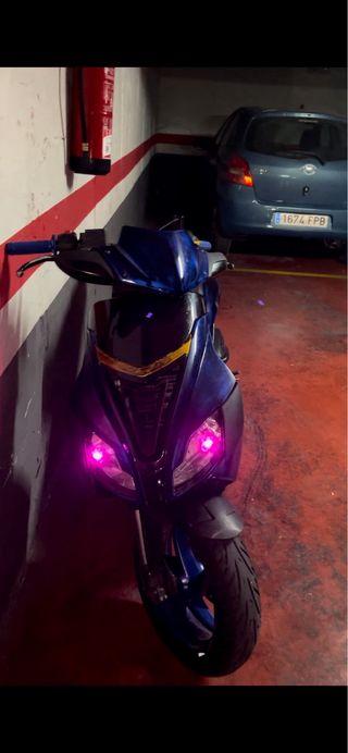 Aprilia SR Factory (cambio por marchas)