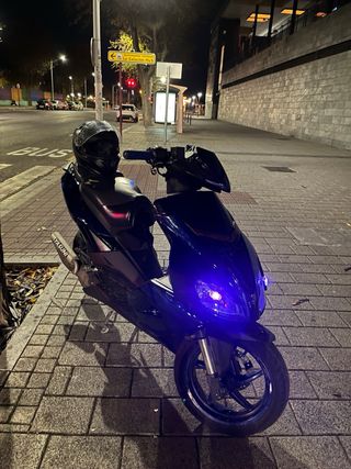 Aprilia SR Factory (cambio por marchas)