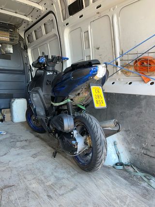 Aprilia SR Factory (cambio por marchas)
