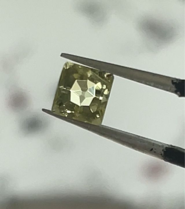 Heliodoro (Esmeralda Dorada) de Brasil