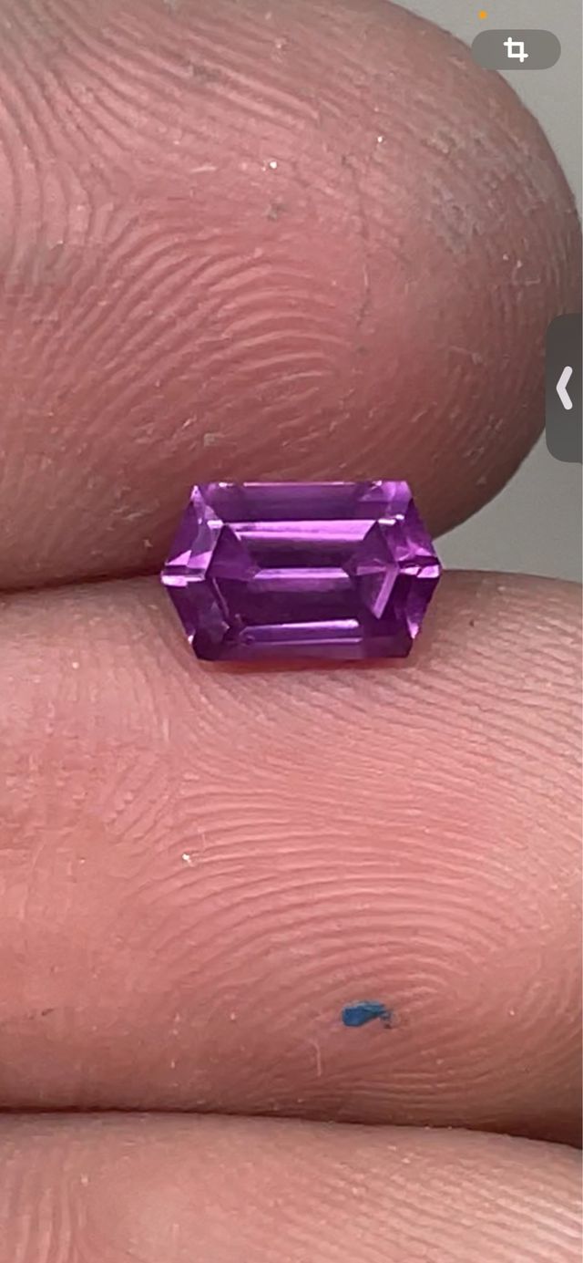 Granate Pyropo Hexagonal purpura color natural