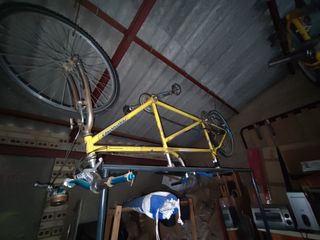 Bicicleta tándem amarilla