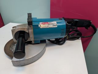 Radial Makita Ga9000i