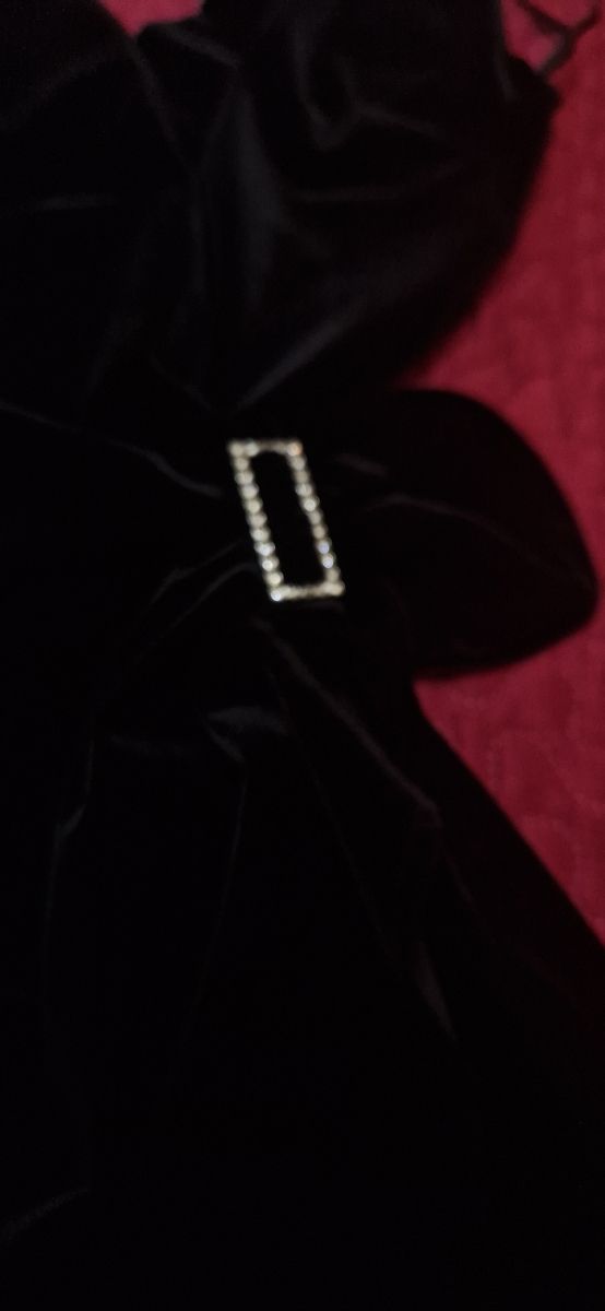 Vestido pantalón terciopelo con pedrería Bershka