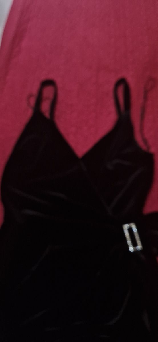 Vestido pantalón terciopelo con pedrería Bershka