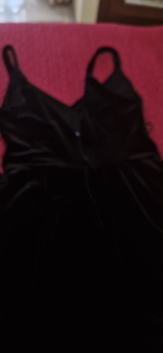 Vestido pantalón terciopelo con pedrería Bershka