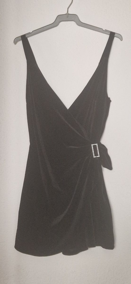 Vestido pantalón terciopelo con pedrería Bershka