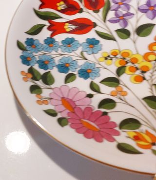 Plato de 1970 Kalocsa 0f Hungría pintado a mano