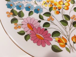 Plato de 1970 Kalocsa 0f Hungría pintado a mano