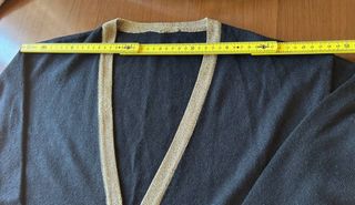 Cardigan nero e oro con bottoni