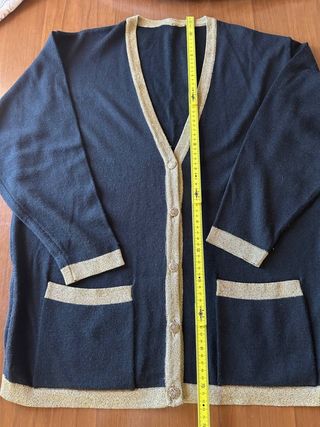 Cardigan nero e oro con bottoni