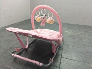 Mecedora bebé rosa con bolsa