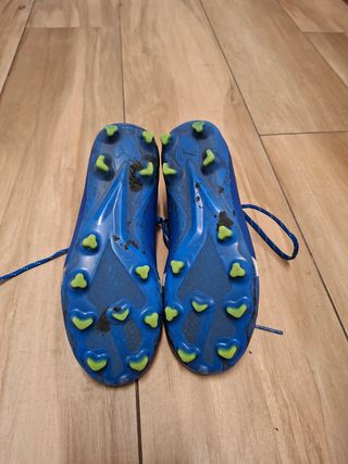 Botas de fútbol césped artificial