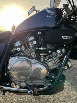 Honda Magna VF750 RC28 Supermagna