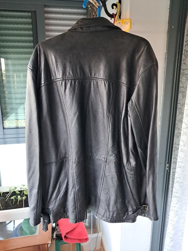 Chaqueta de cuero negra