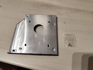 Bandeja HDD SATA 9.5mm para portátil