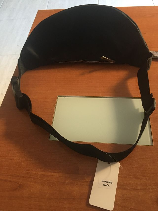 Riñonera negra nueva