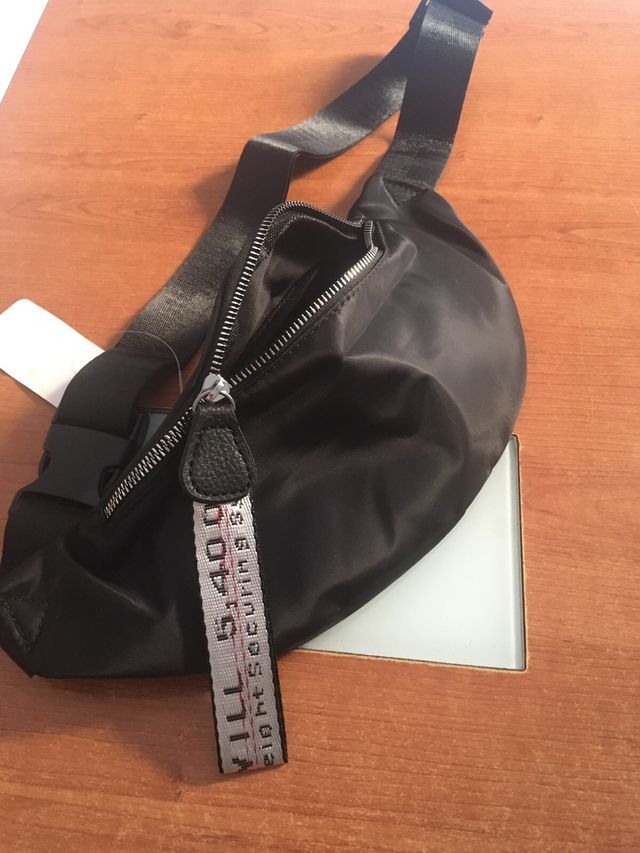 Riñonera negra nueva