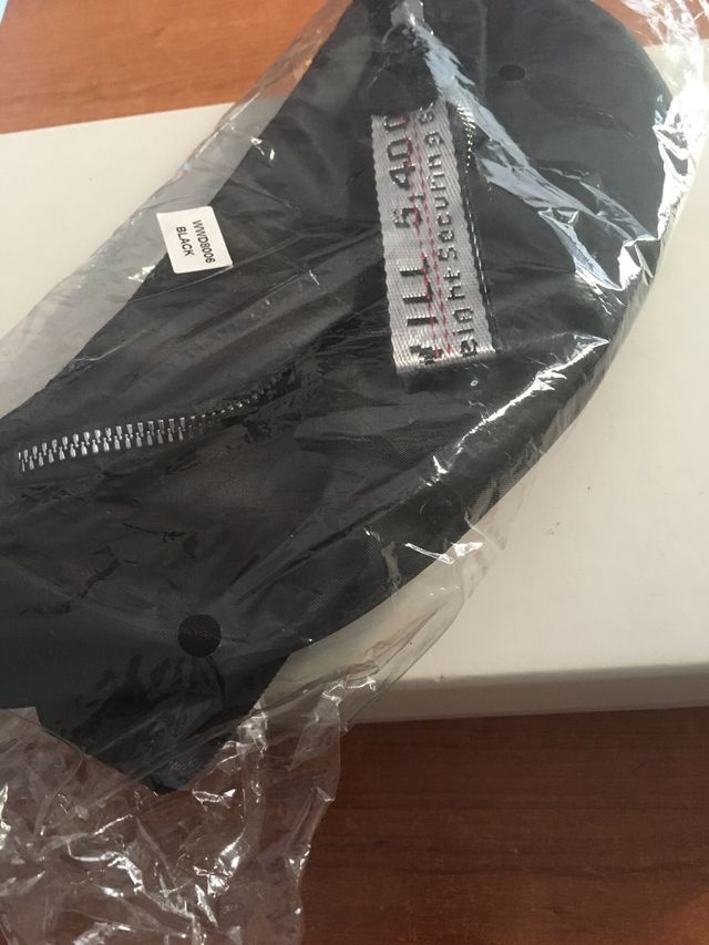 Riñonera negra nueva