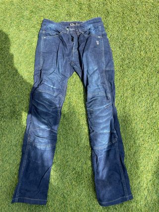 Pantalón vaquero moto con protecciones