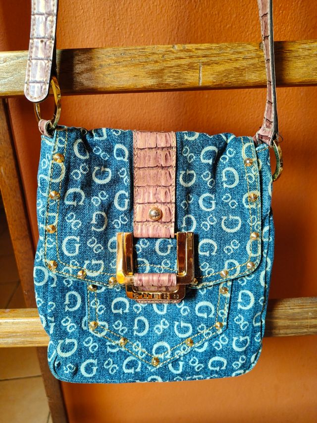 Borsa Guess Denim con Logo G e Dettagli Oro
