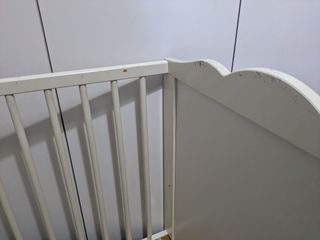 Cuna blanca de madera