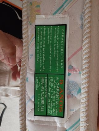 Cuna blanca de madera