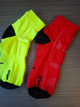 Calcetines Ciclismo Btwin Amarillo y Rojo