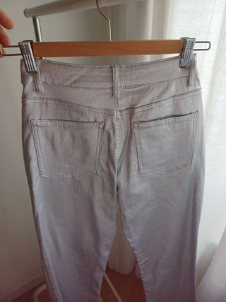 Pantalón plateado niña MNG talla 36 Nuevo