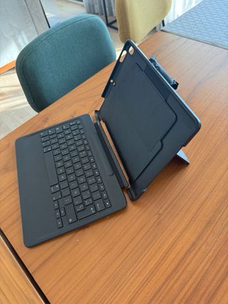 Custodia con tastiera Logitech per iPad Pro 10.5 nera