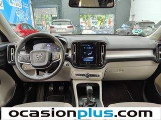Volvo XC40 T3 Momentum 115 kW (156 CV)