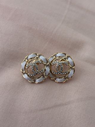 Pendientes Chanel Flor Blanco y Dorado